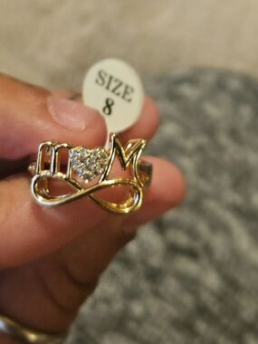 Mom Infinity Heart Ring - Gold Tone